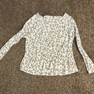 White and beige leopard top